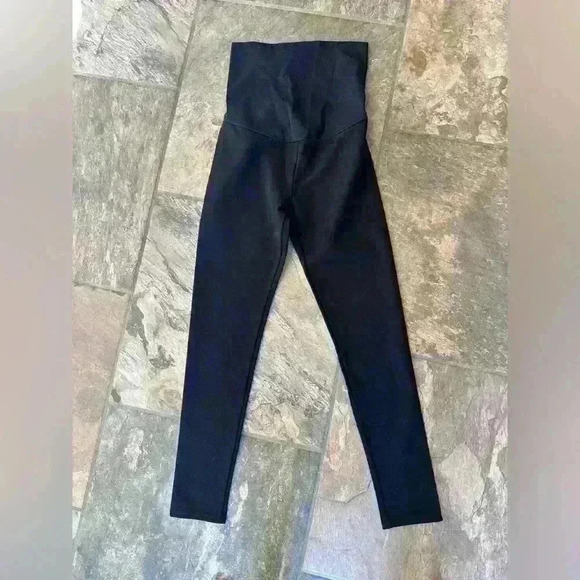 NWT Kerrison Maternity Leggings in Caviar Black Small - Picture 3 of 4
